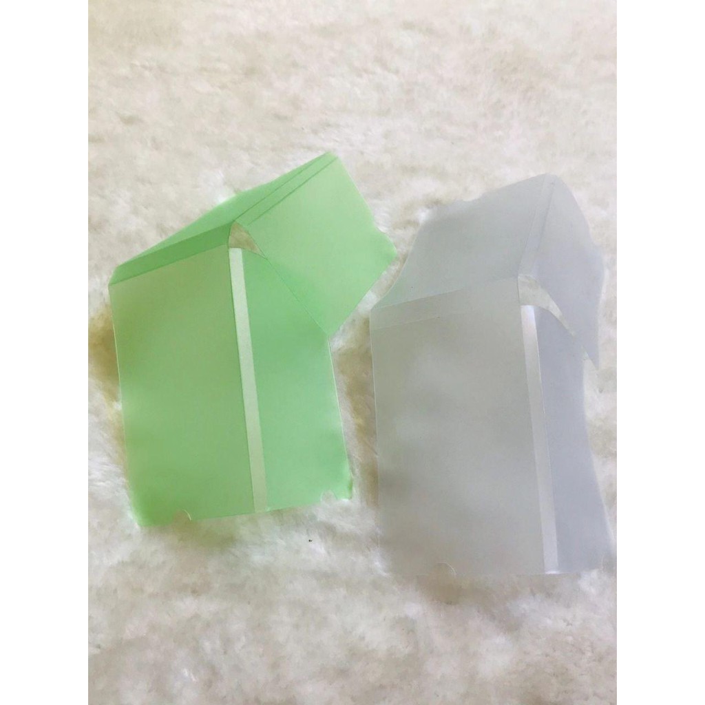 c22db532d3dc29d7a0d91066c8f0c7f3 Portable Face Mask Holder Mask Storage Clip Disposable Mask Organizer Holder - Image 4